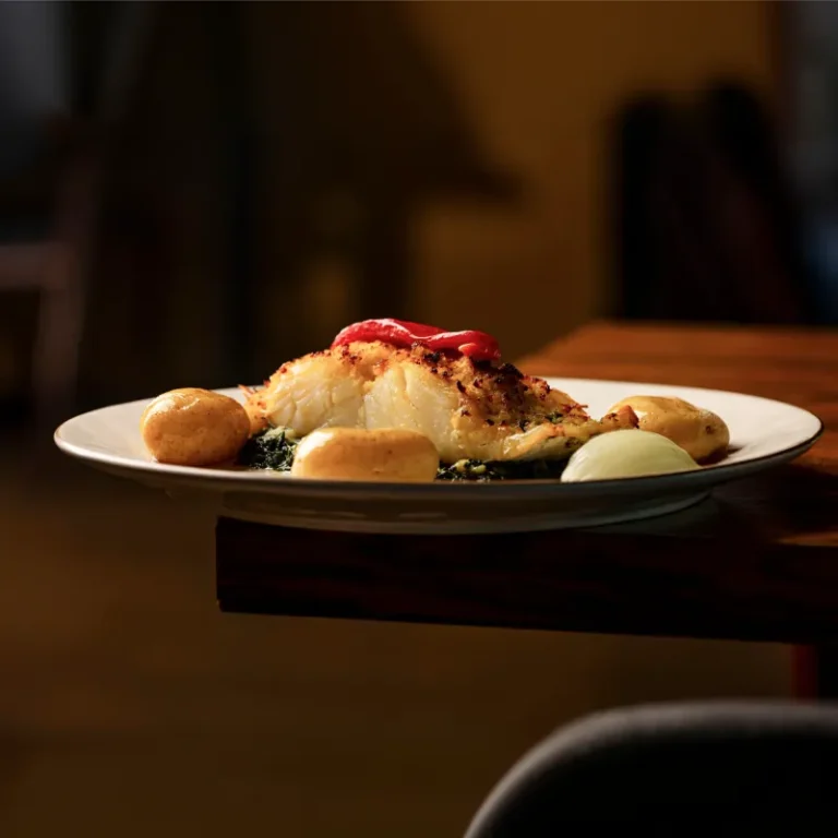 Lombo de bacalhau com batata e ovo cozido
