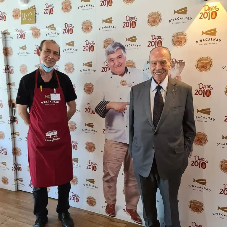 Chef Júlio com convidados num evento do restaurante
