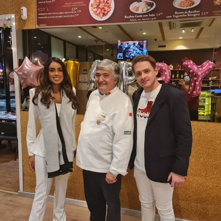 Chef Júlio com convidados num evento do restaurante