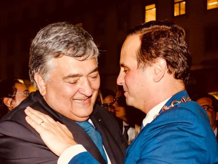 Chef Júlio a cumprimentar um convidado